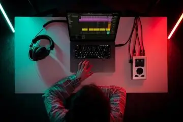Introduction to Audio Technology and Desktop Music Production